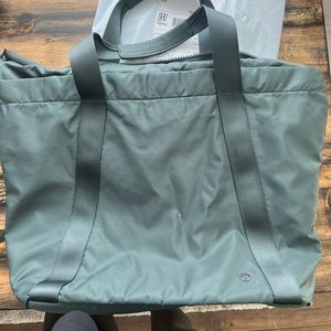 Lululemon Carry The Day Bag 22L